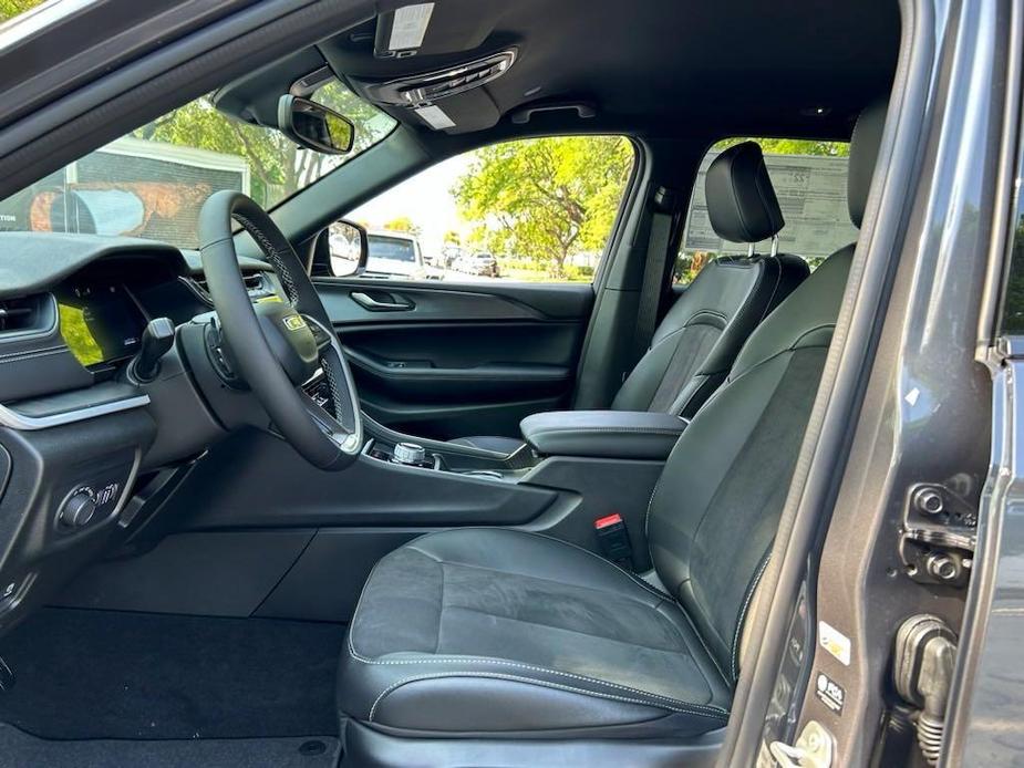 new 2024 Jeep Grand Cherokee car, priced at $40,158