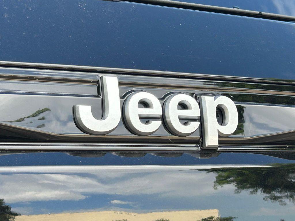 new 2025 Jeep Grand Cherokee car, priced at $44,342