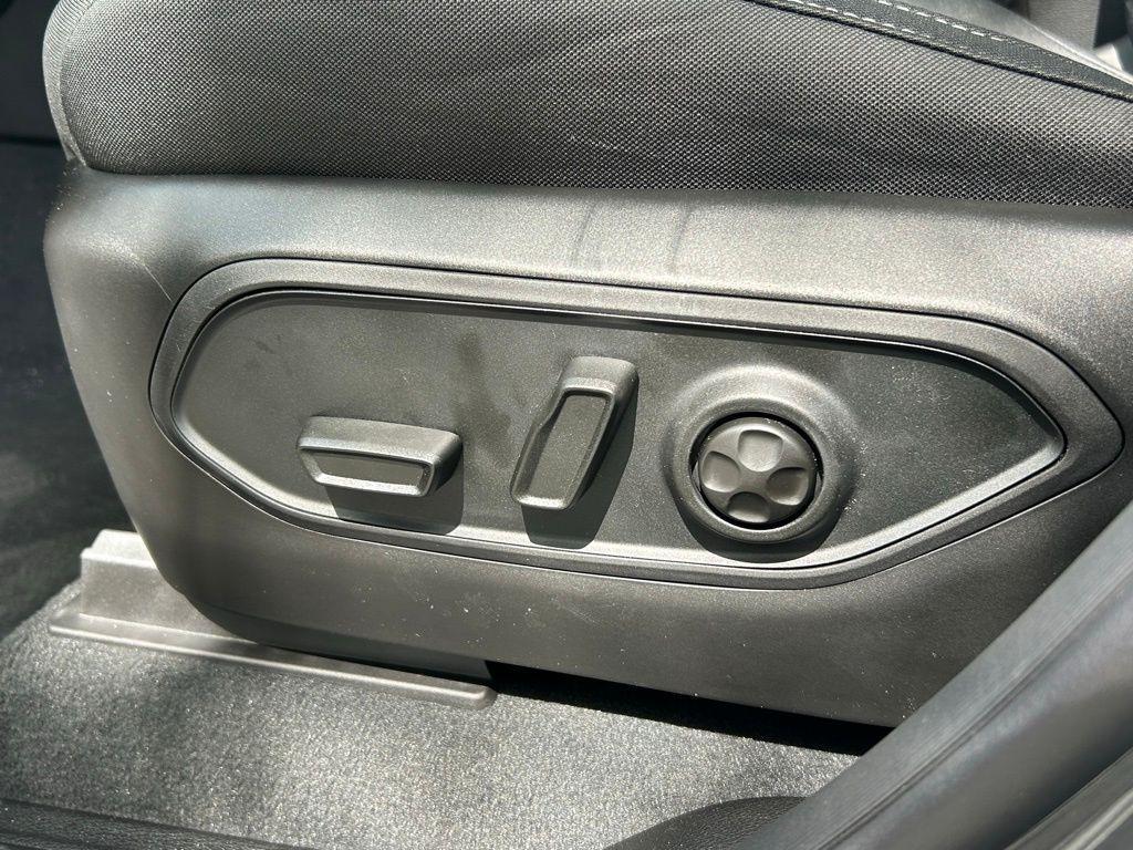 new 2025 Jeep Grand Cherokee L car, priced at $36,091