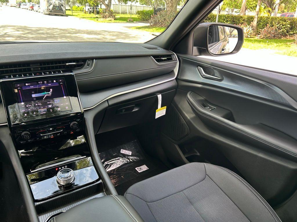 new 2025 Jeep Grand Cherokee L car, priced at $36,091