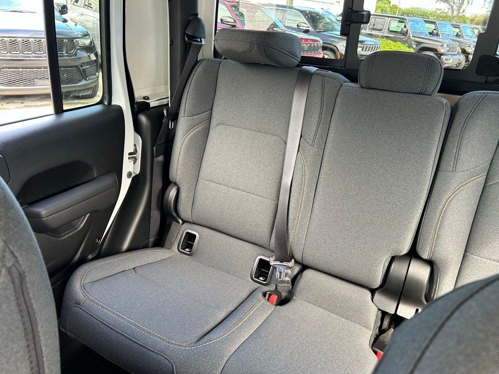new 2025 Jeep Gladiator car, priced at $41,745