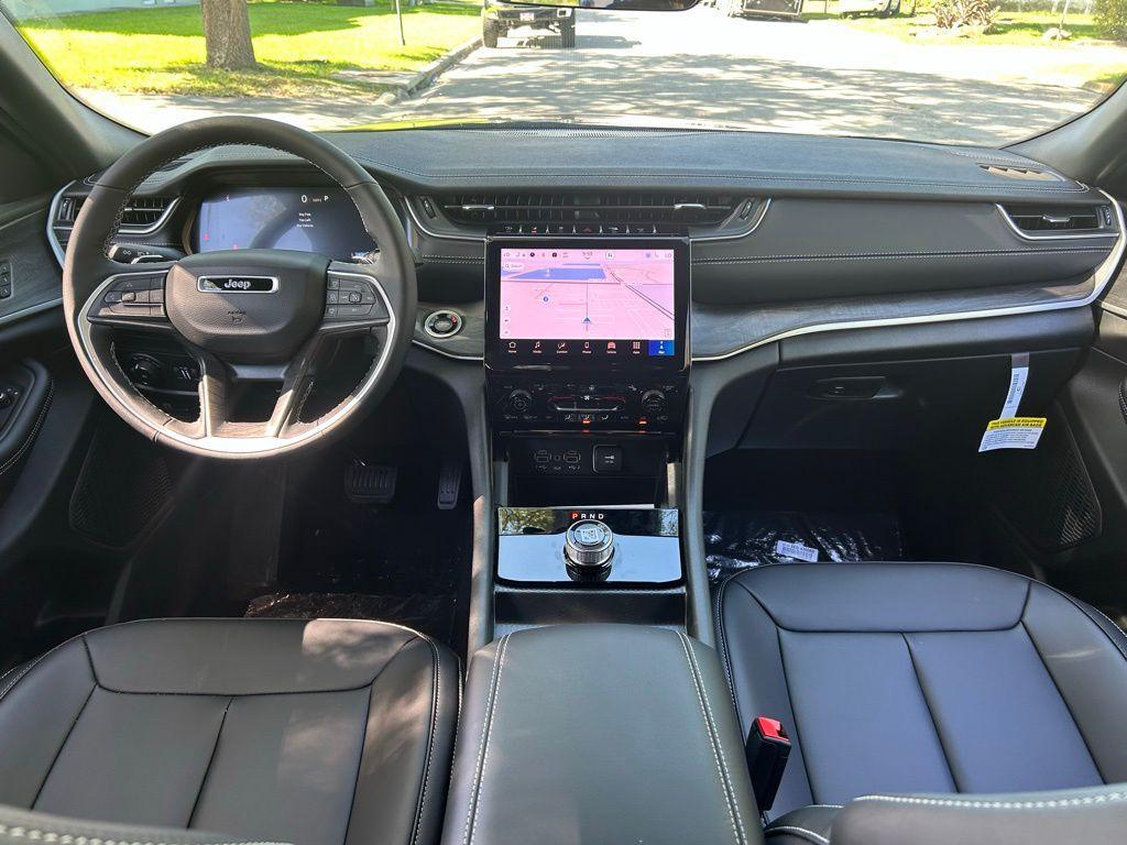 new 2025 Jeep Grand Cherokee L car, priced at $42,776