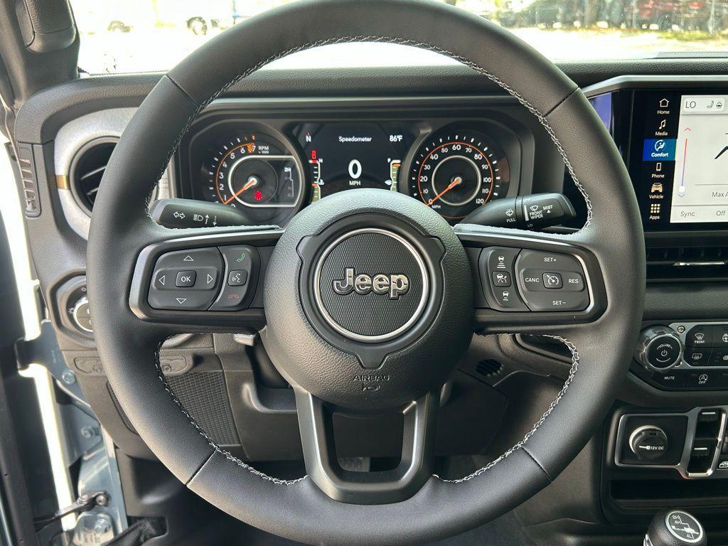 new 2025 Jeep Gladiator car, priced at $43,447