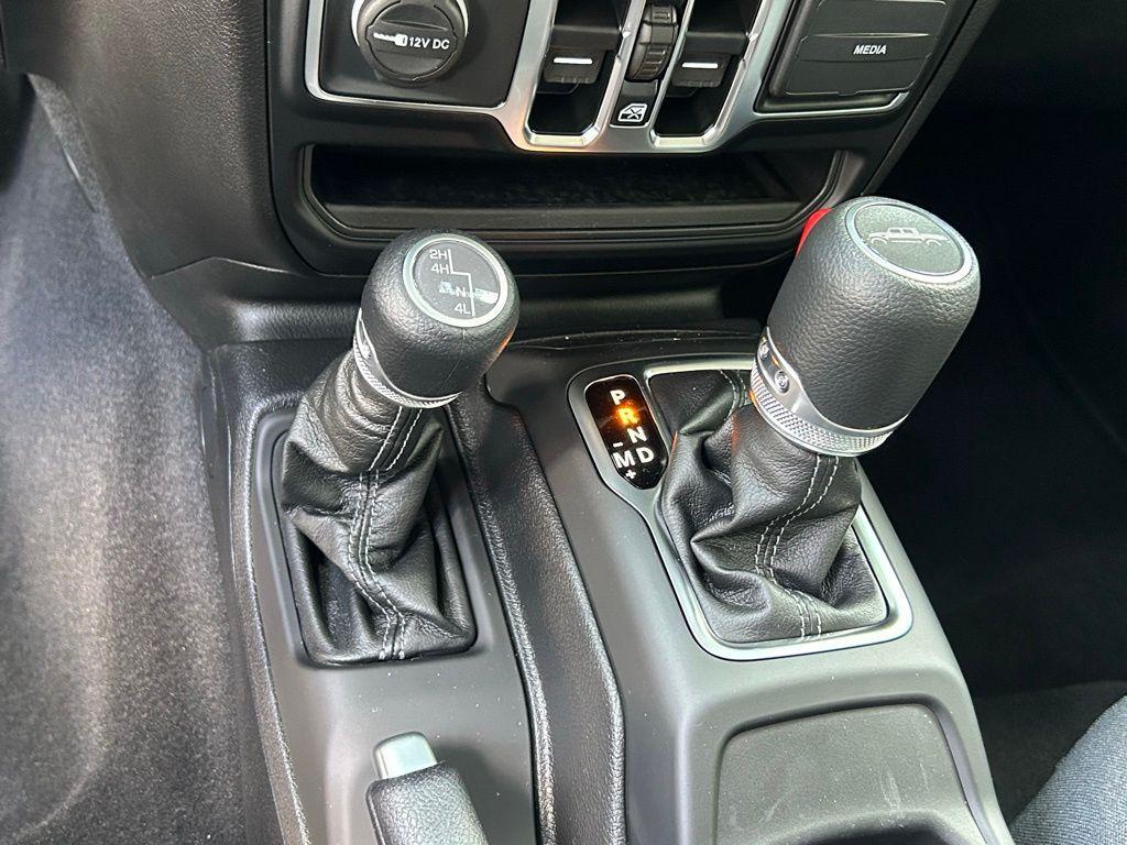 new 2025 Jeep Gladiator car, priced at $43,447