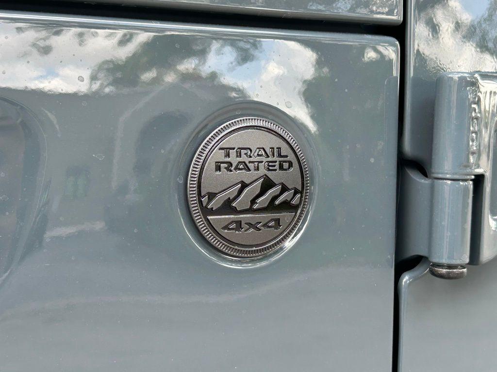 new 2025 Jeep Gladiator car, priced at $43,447