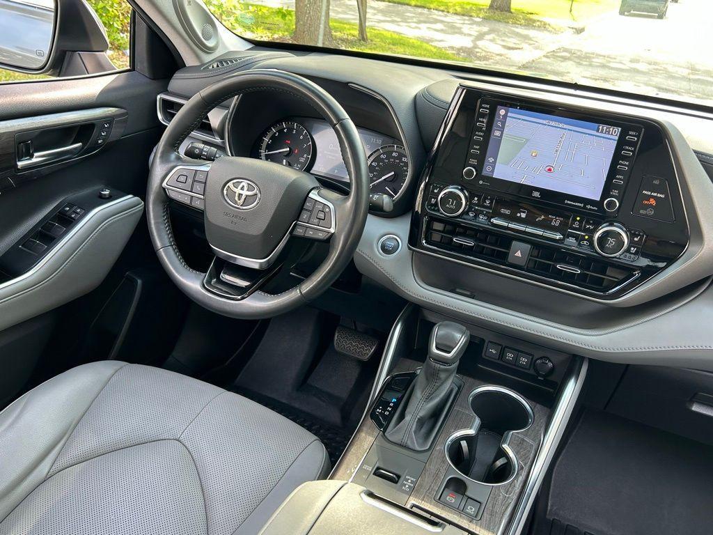 used 2021 Toyota Highlander car, priced at $29,152