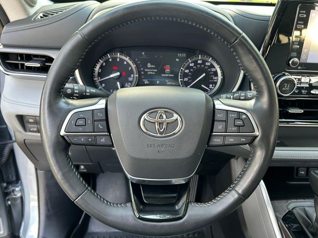 used 2021 Toyota Highlander car, priced at $29,152