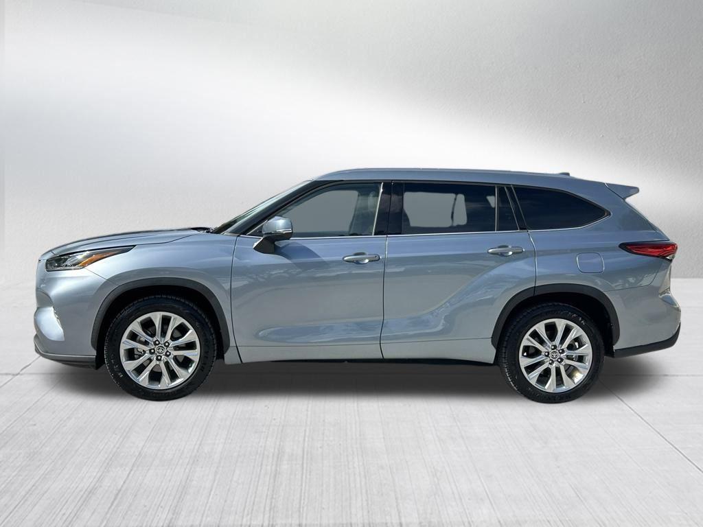 used 2021 Toyota Highlander car, priced at $29,152