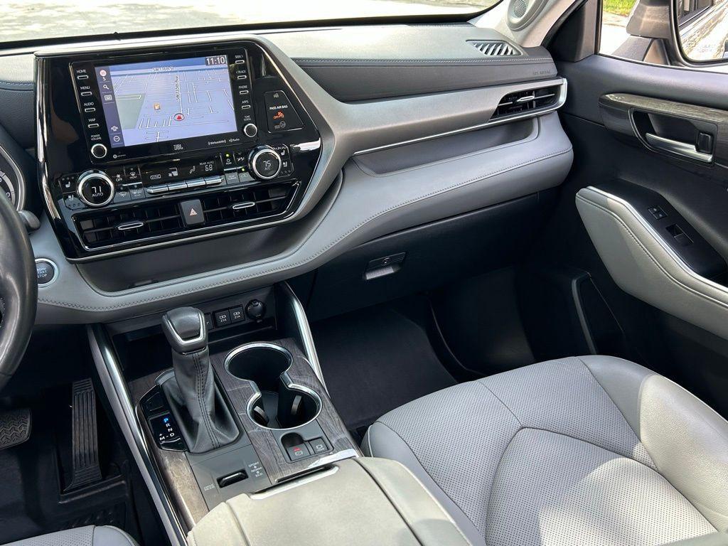 used 2021 Toyota Highlander car, priced at $29,152