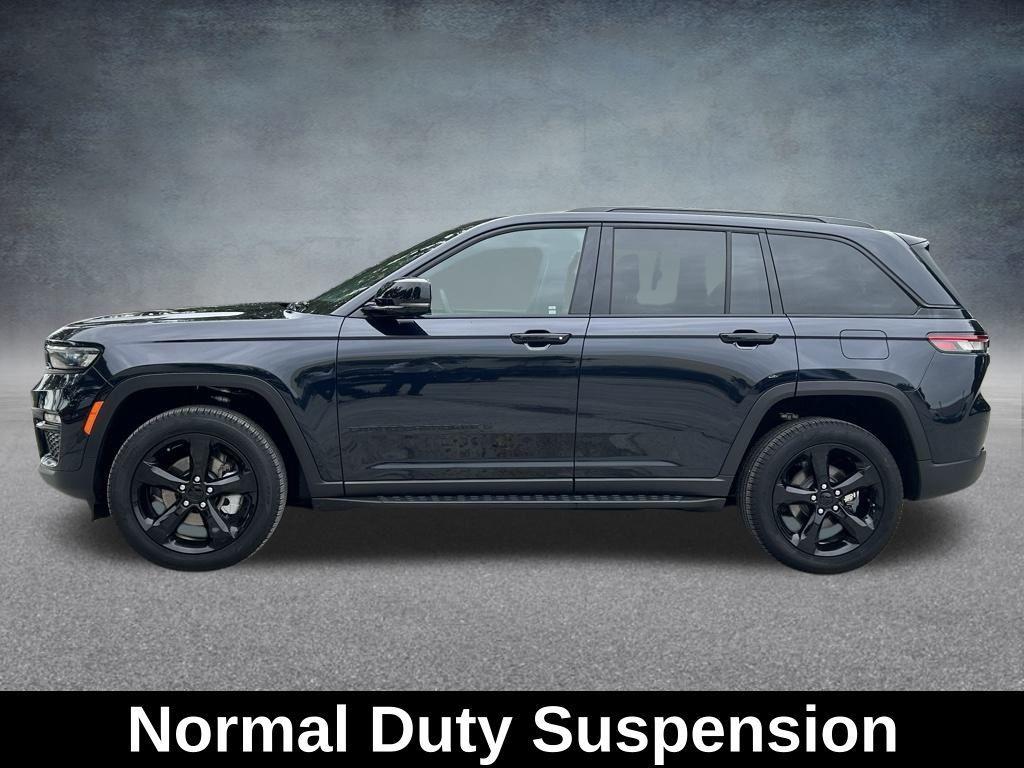 used 2024 Jeep Grand Cherokee car, priced at $35,994