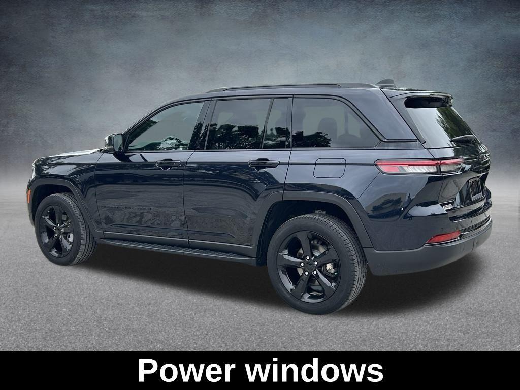 used 2024 Jeep Grand Cherokee car, priced at $35,994