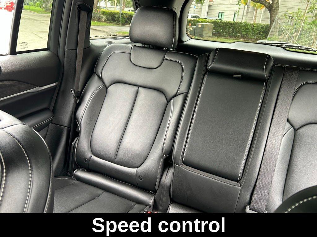 used 2024 Jeep Grand Cherokee car, priced at $35,994