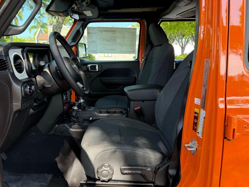 new 2025 Jeep Wrangler car, priced at $50,279