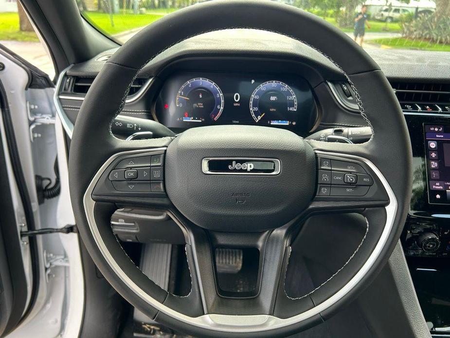 new 2025 Jeep Grand Cherokee car, priced at $40,798