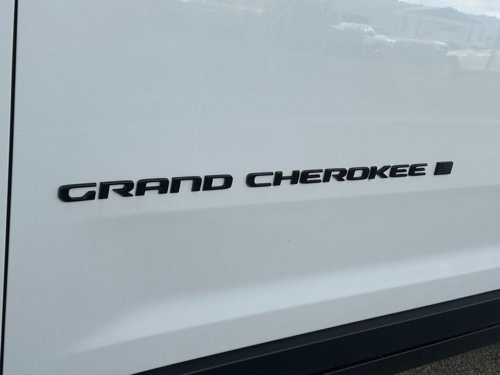 new 2025 Jeep Grand Cherokee car, priced at $39,631