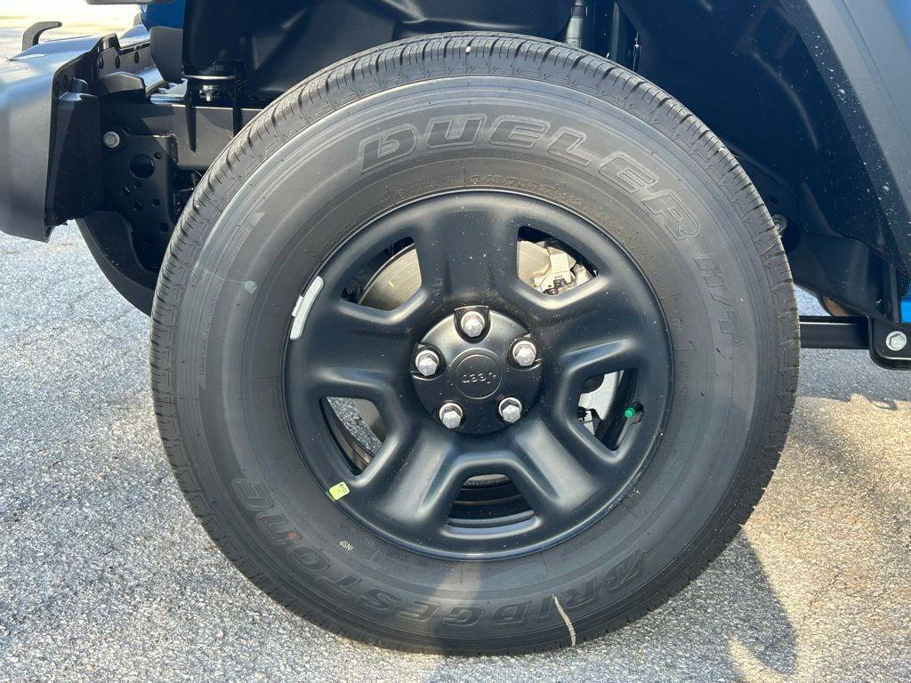 new 2025 Jeep Gladiator car, priced at $38,260