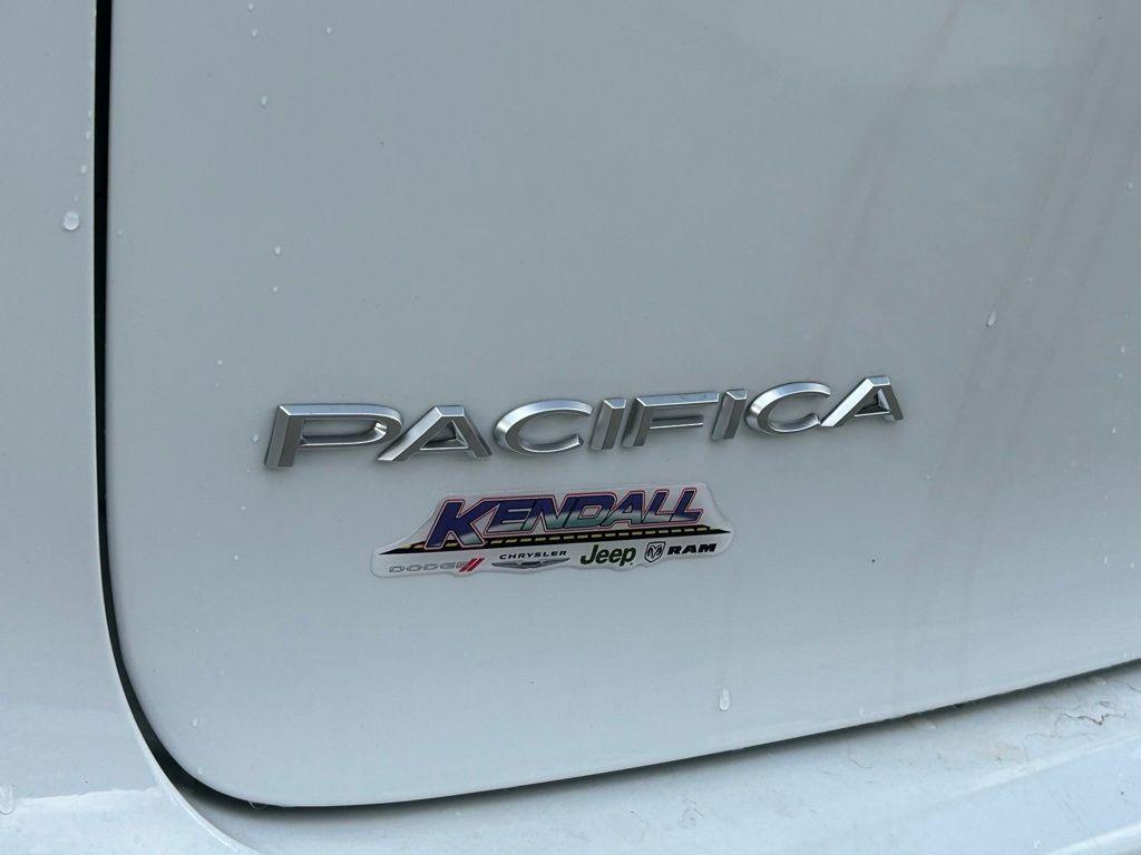 new 2024 Chrysler Pacifica car, priced at $47,844