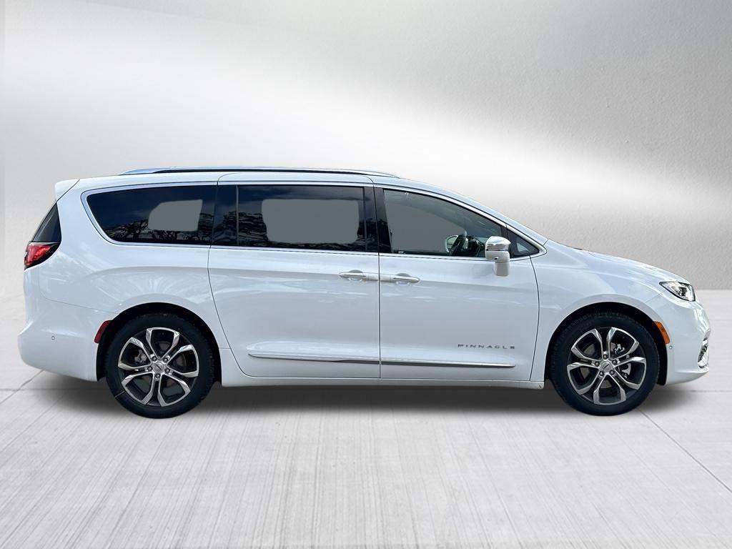 new 2024 Chrysler Pacifica car, priced at $47,844