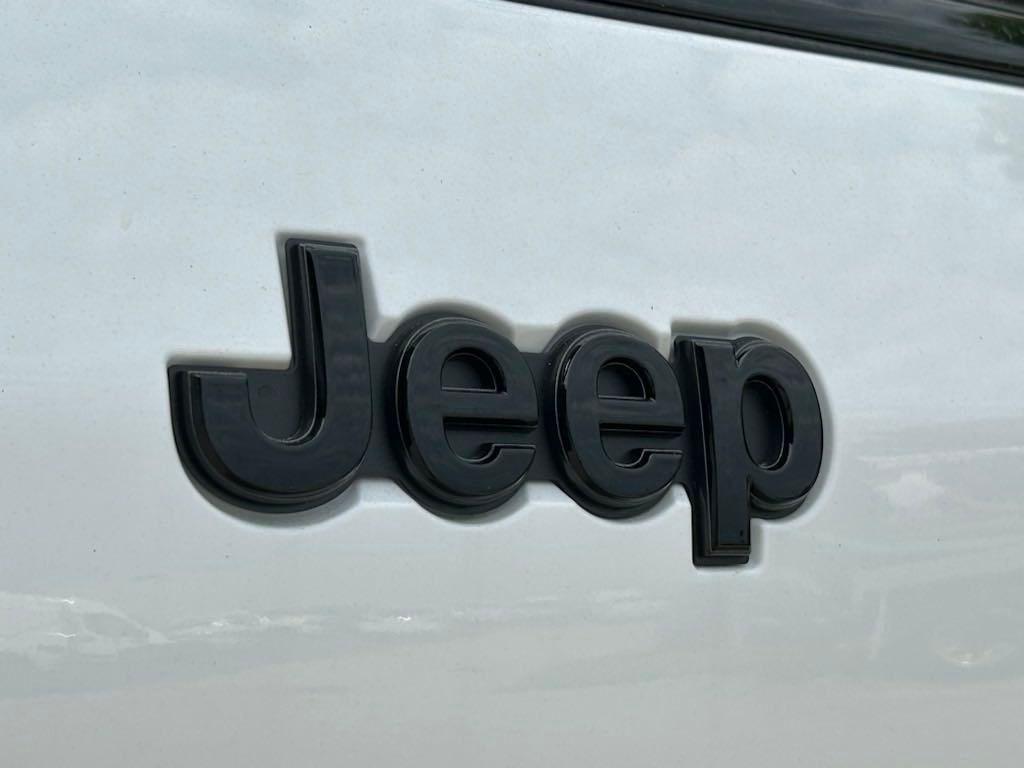 new 2024 Jeep Grand Cherokee L car, priced at $39,003