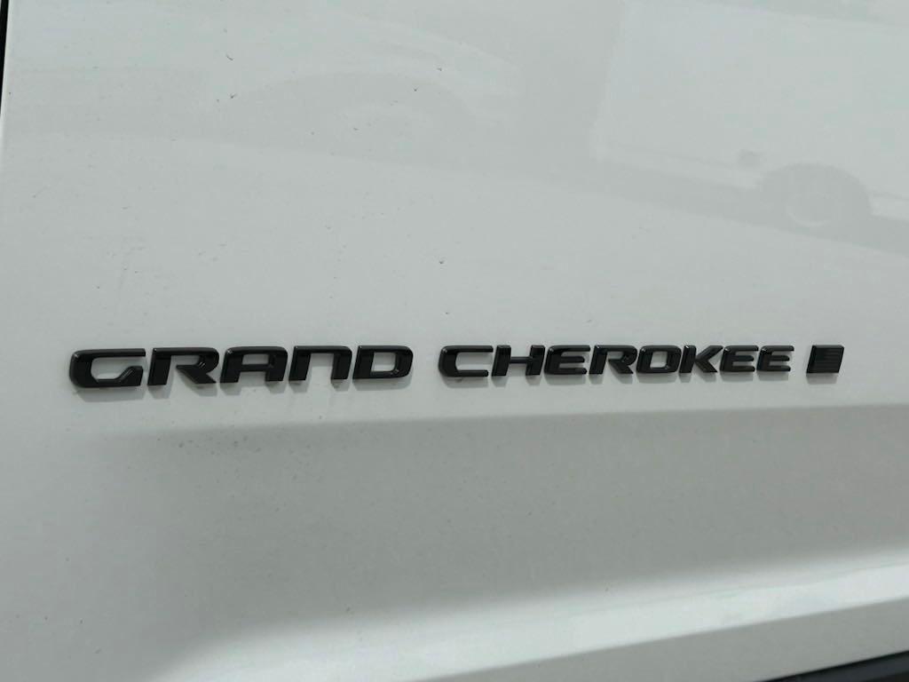 new 2024 Jeep Grand Cherokee L car, priced at $39,003