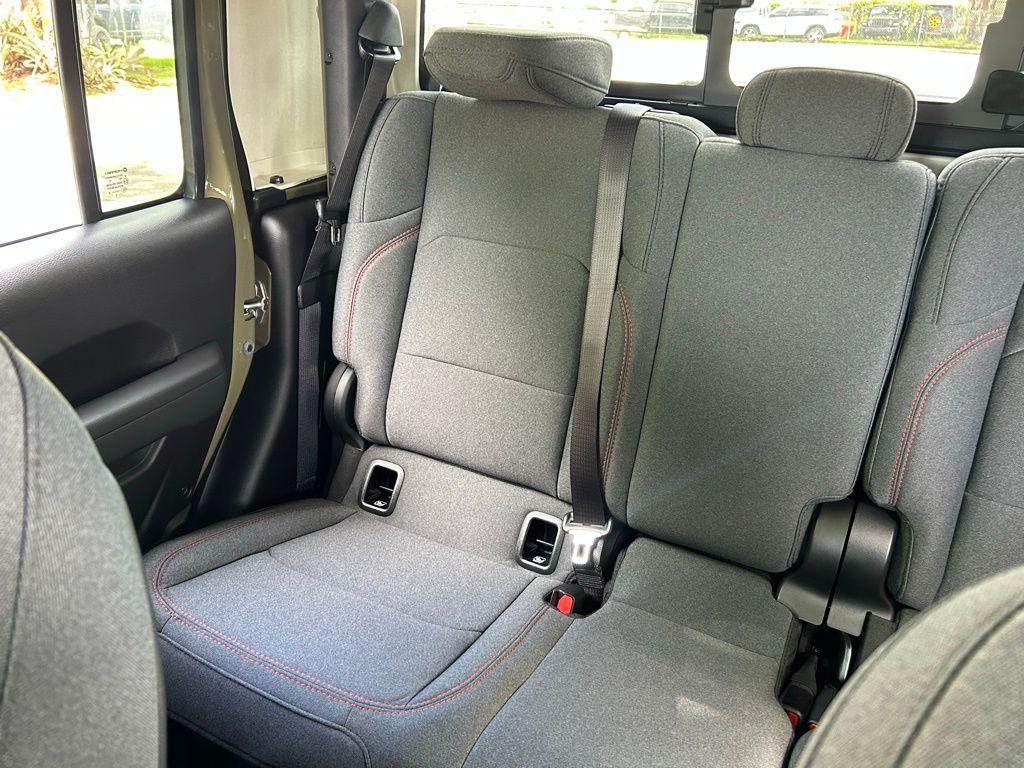new 2025 Jeep Gladiator car, priced at $46,143