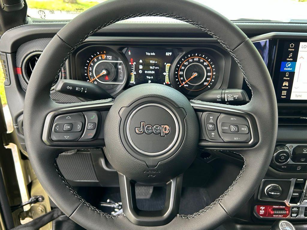 new 2025 Jeep Gladiator car, priced at $46,143