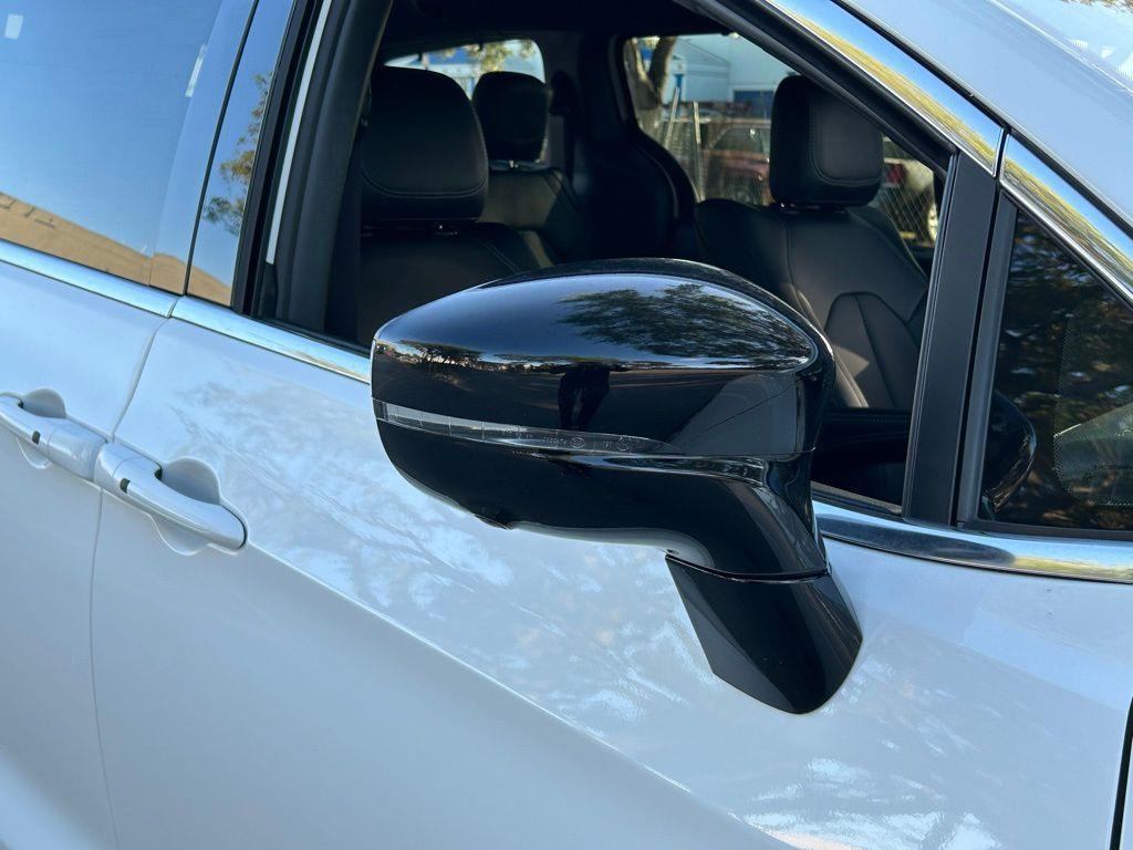 new 2025 Chrysler Pacifica car, priced at $44,874