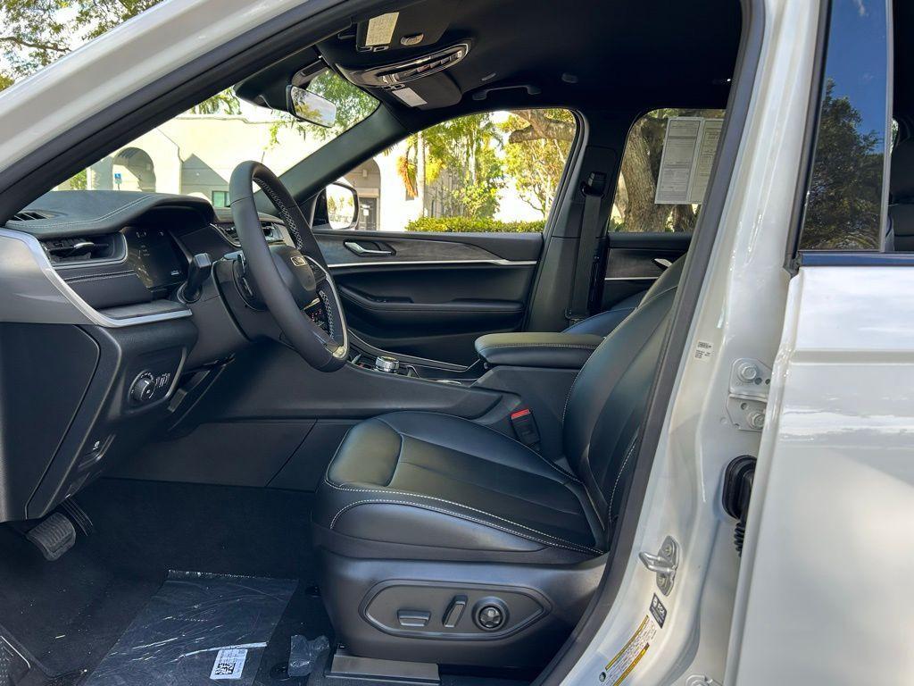 new 2025 Jeep Grand Cherokee L car, priced at $40,659