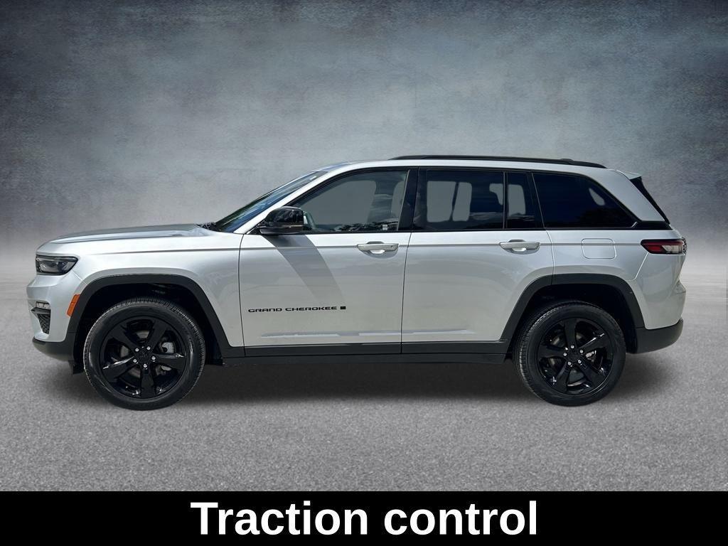 used 2024 Jeep Grand Cherokee car, priced at $37,799
