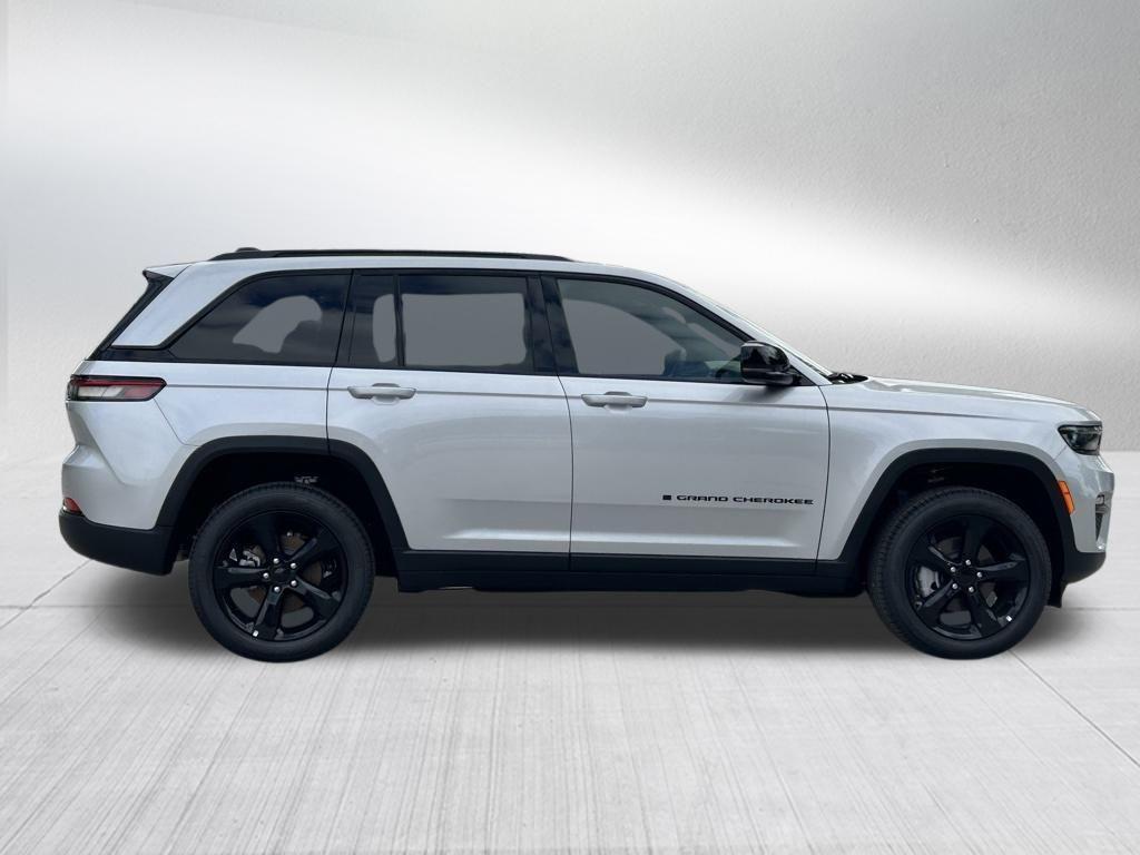 new 2025 Jeep Grand Cherokee car, priced at $42,770