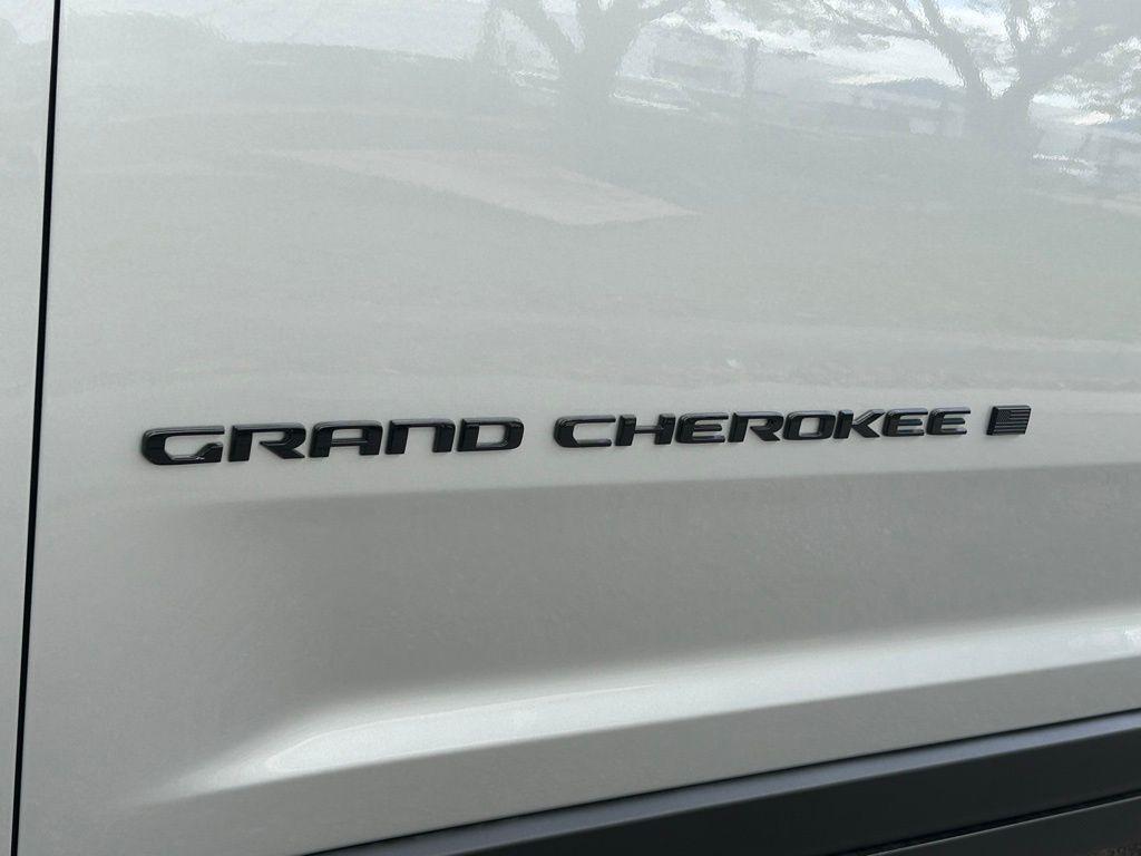 new 2025 Jeep Grand Cherokee car, priced at $42,770