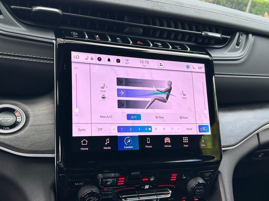 new 2025 Jeep Grand Cherokee car, priced at $42,770