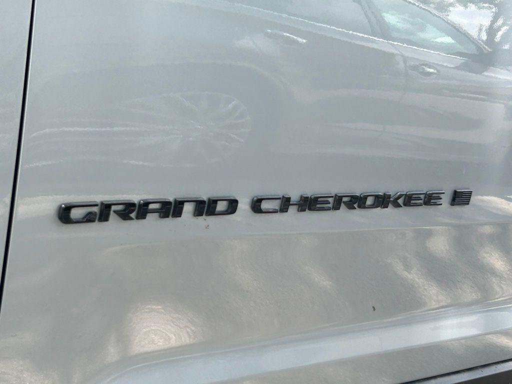 new 2024 Jeep Grand Cherokee car, priced at $38,999