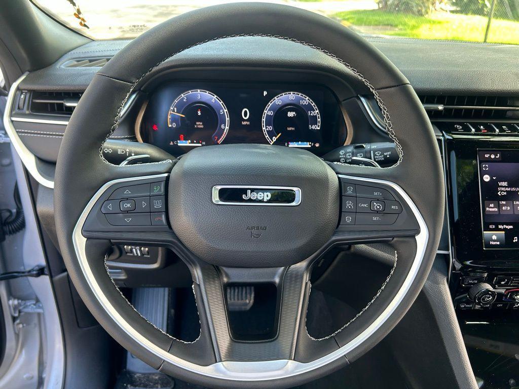 new 2024 Jeep Grand Cherokee car, priced at $37,736