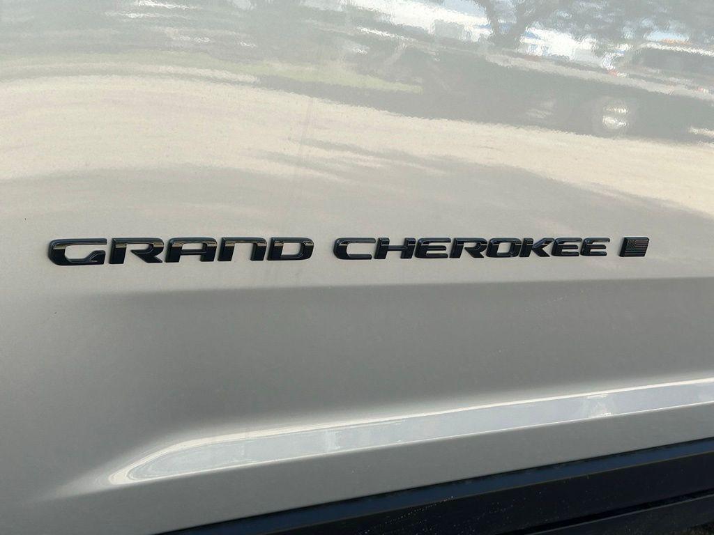 new 2024 Jeep Grand Cherokee car, priced at $37,736