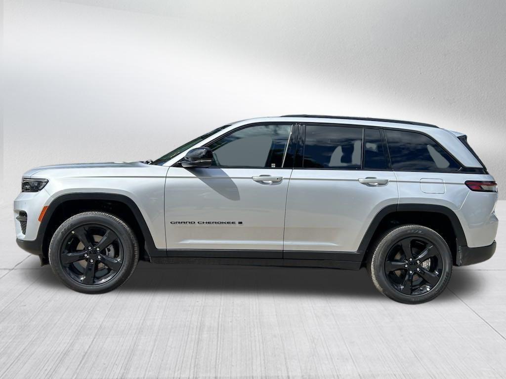 new 2024 Jeep Grand Cherokee car, priced at $37,736