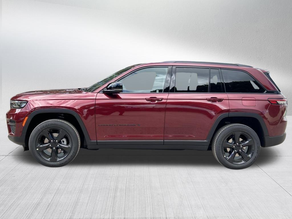 new 2025 Jeep Grand Cherokee car, priced at $41,821