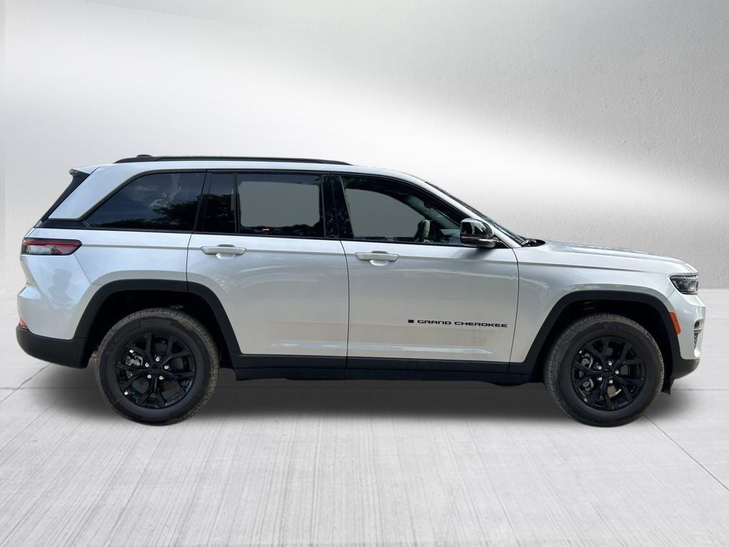 new 2024 Jeep Grand Cherokee car, priced at $36,272