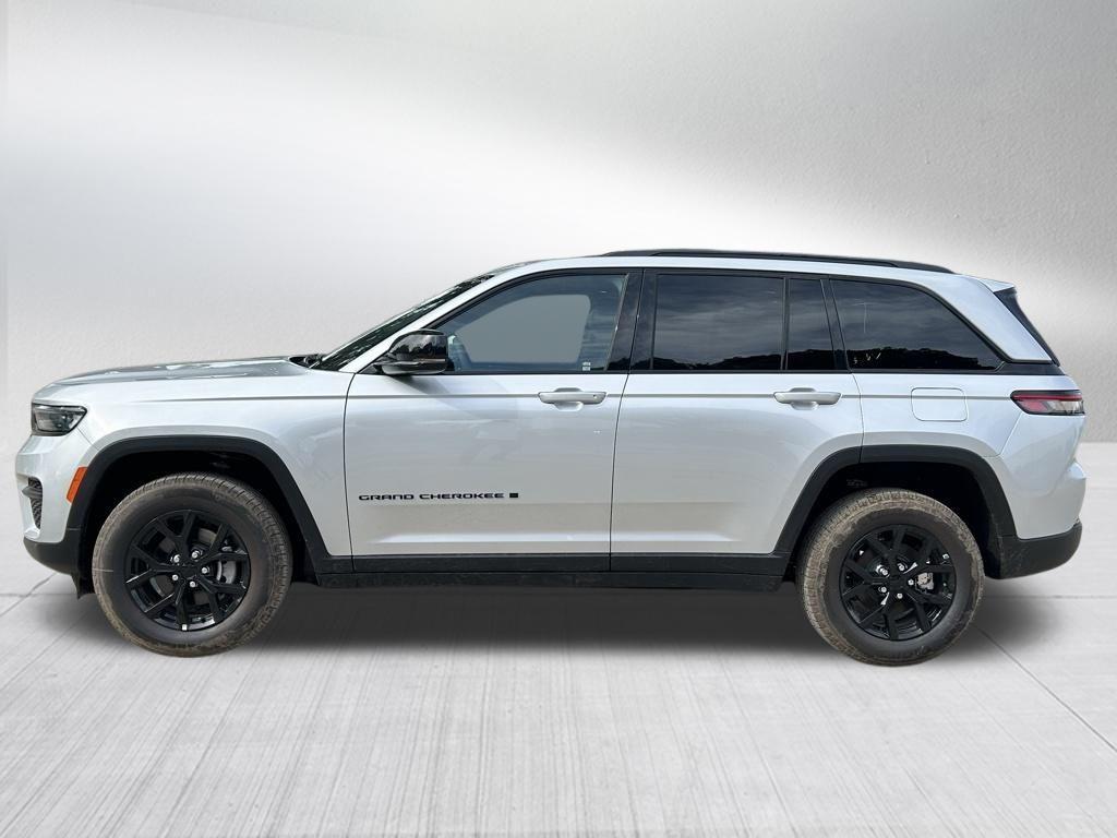 new 2024 Jeep Grand Cherokee car, priced at $36,272