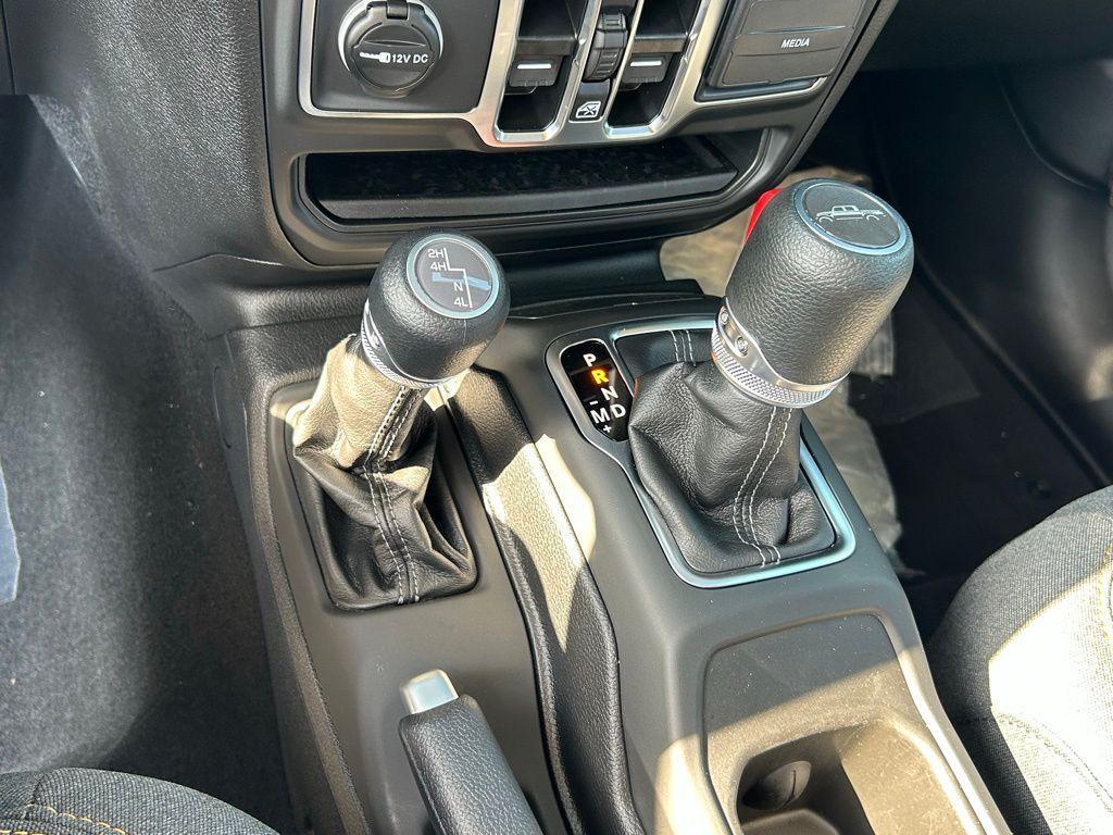 new 2025 Jeep Gladiator car, priced at $41,283