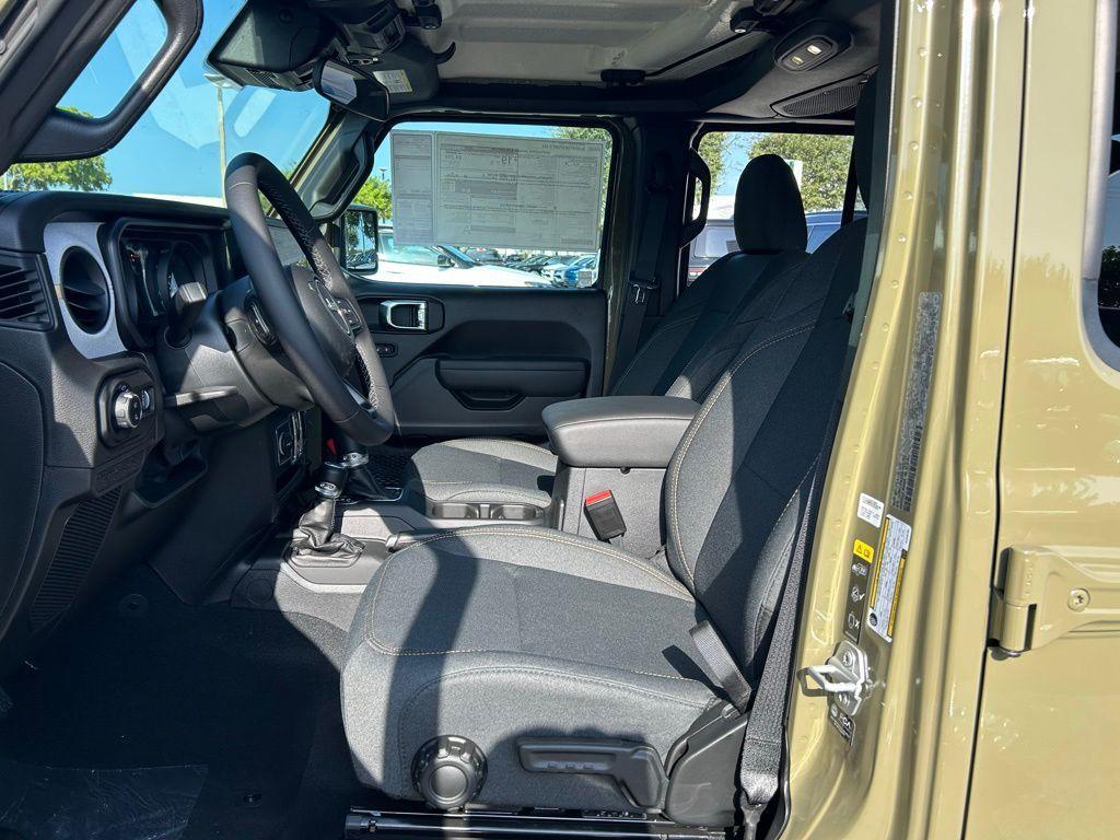 new 2025 Jeep Gladiator car, priced at $41,283