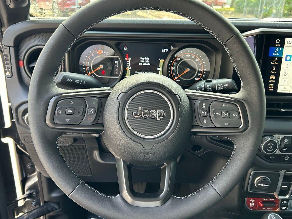 new 2025 Jeep Wrangler car, priced at $55,920