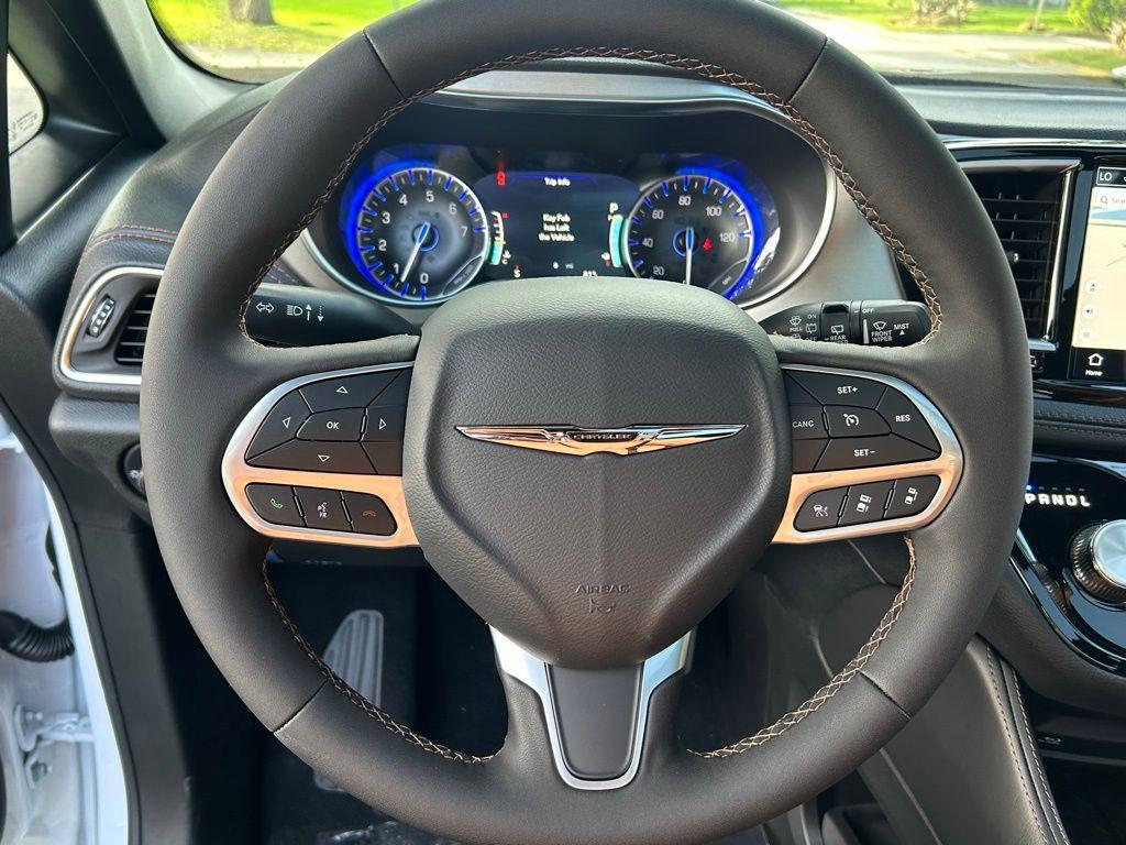 new 2026 Chrysler Pacifica car