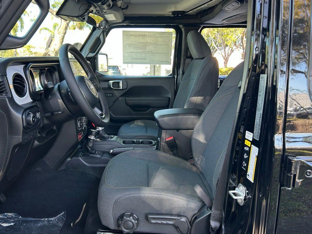 new 2025 Jeep Wrangler car, priced at $44,752
