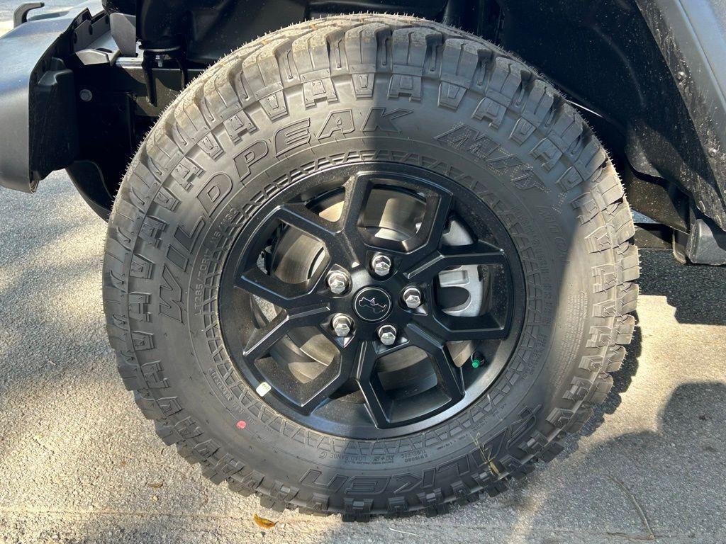 new 2025 Jeep Wrangler car, priced at $44,752