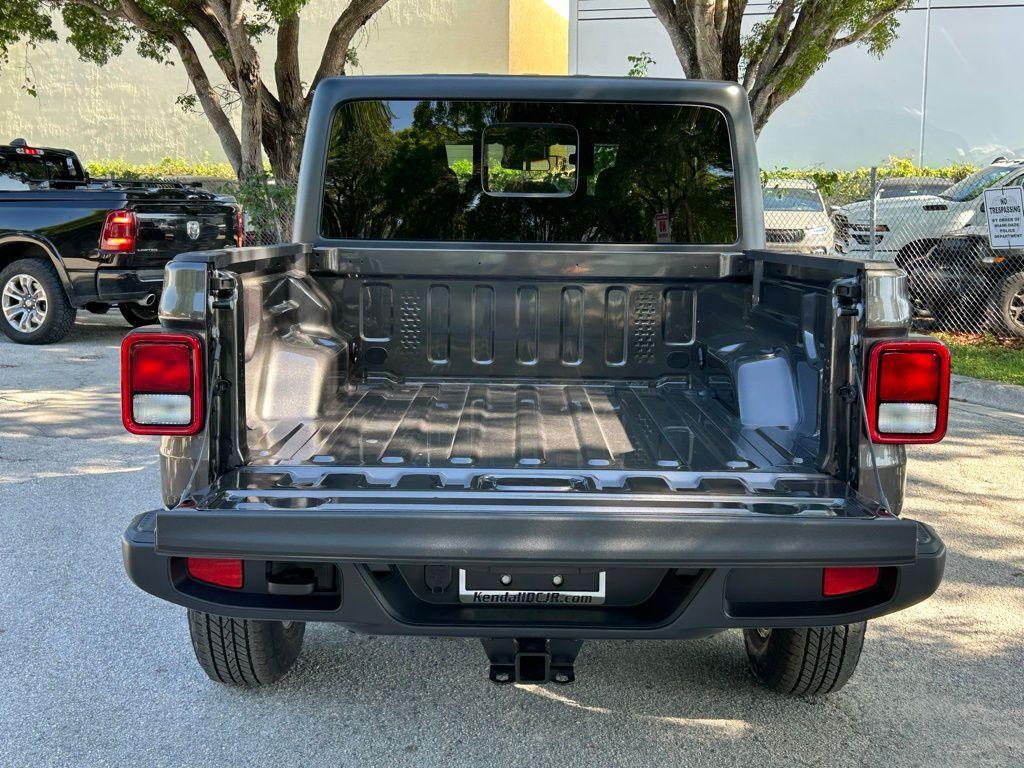 new 2025 Jeep Gladiator car, priced at $43,447
