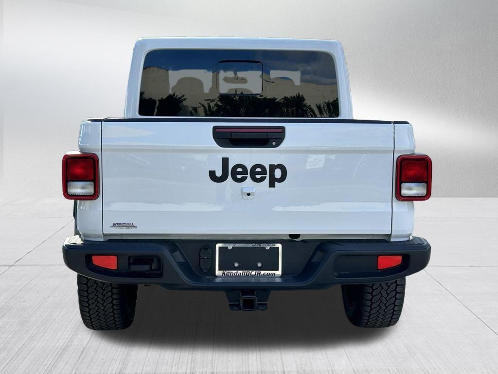 new 2025 Jeep Gladiator car, priced at $43,140