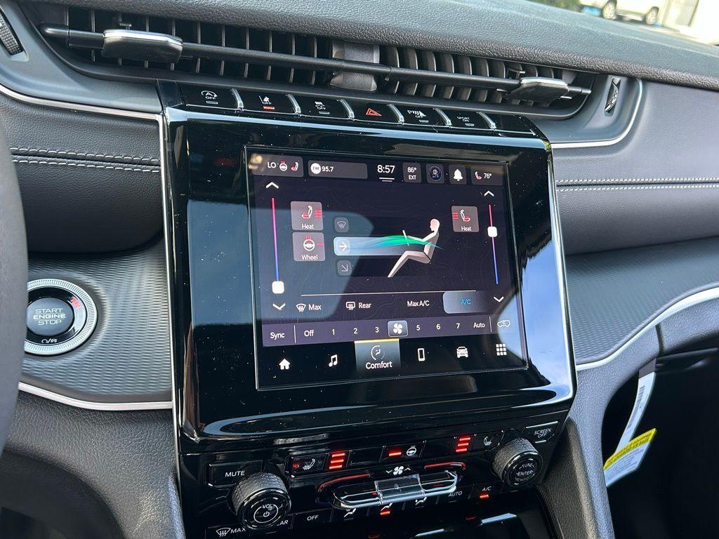 new 2025 Jeep Grand Cherokee car, priced at $38,988