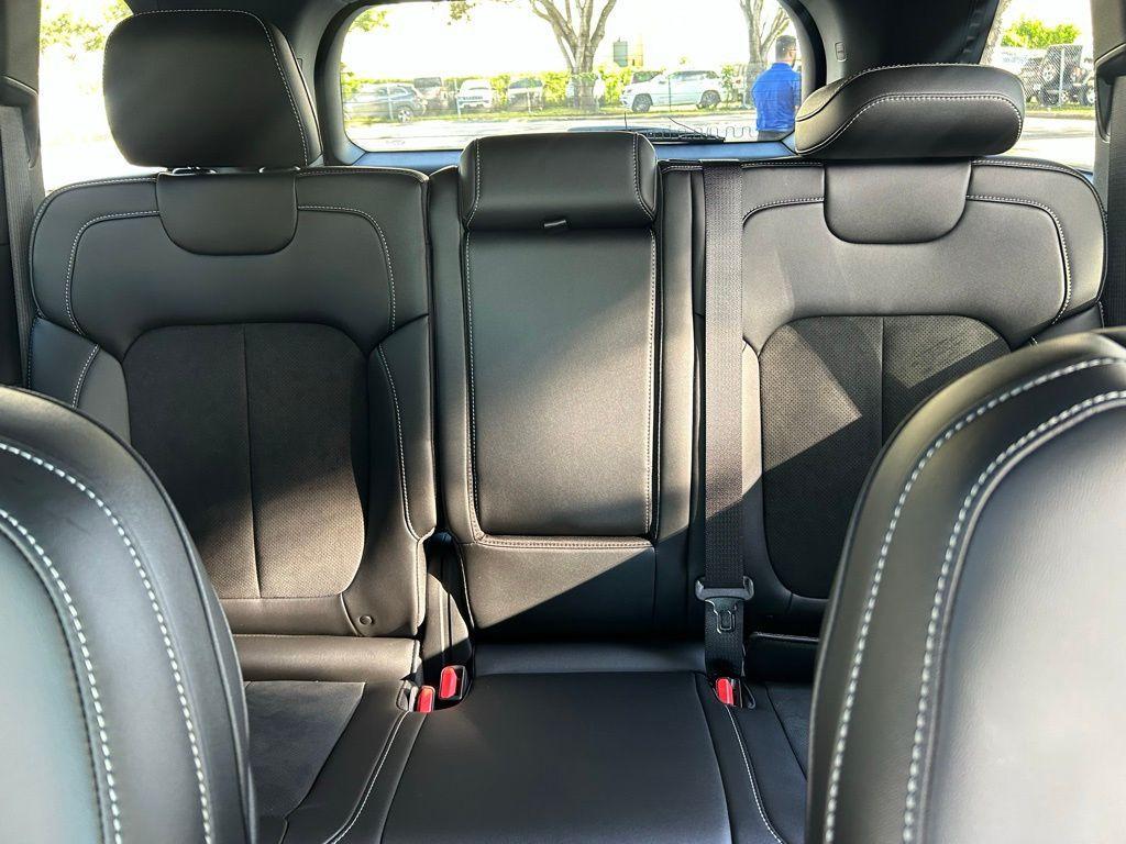 new 2025 Jeep Grand Cherokee car, priced at $38,988