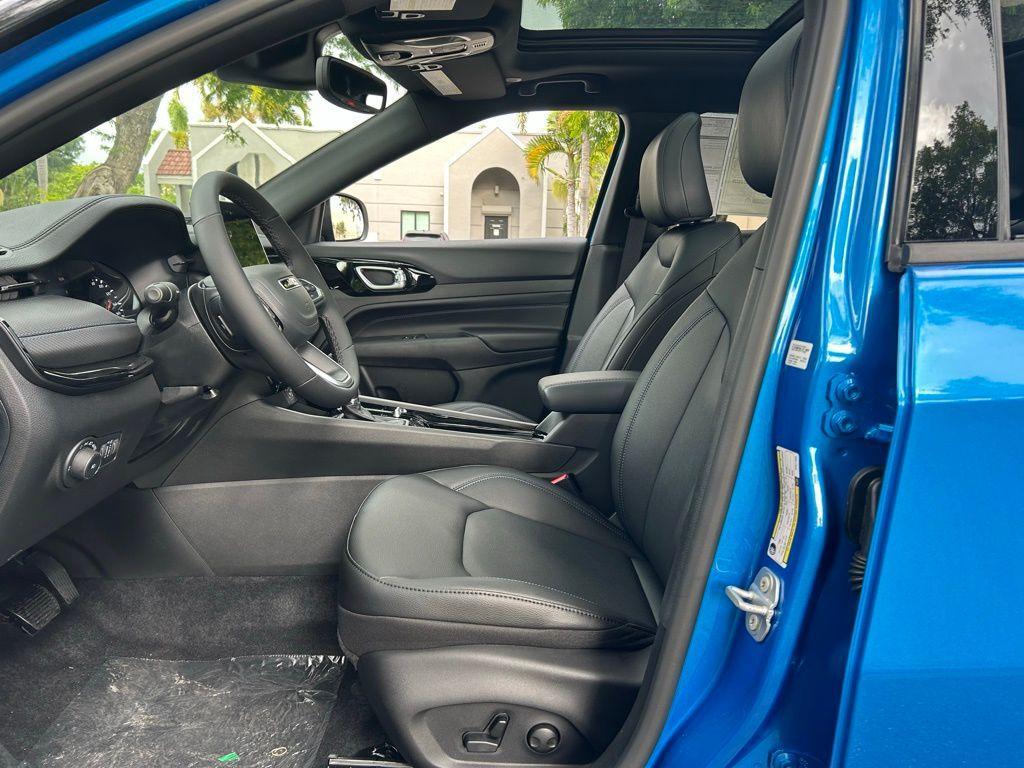 new 2025 Jeep Compass car, priced at $35,305